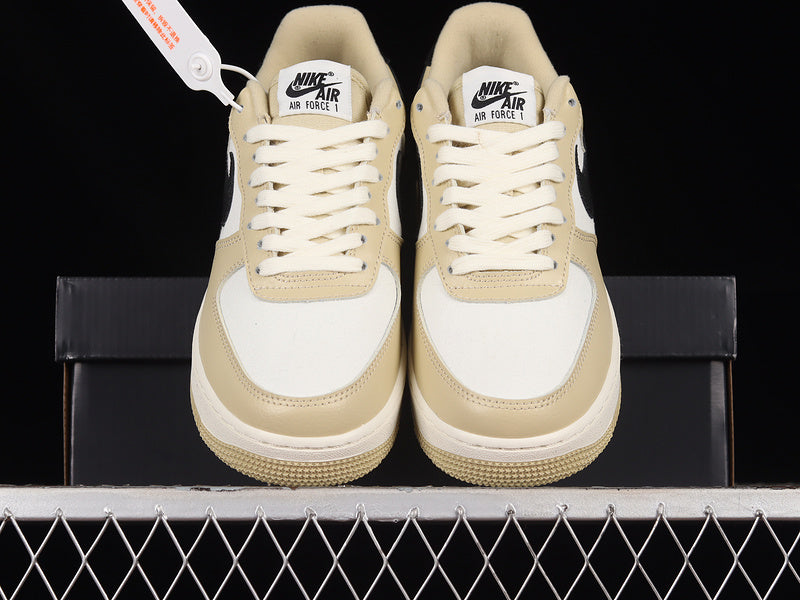 Nike Air Force 1 '07 LX Low
Team Gold