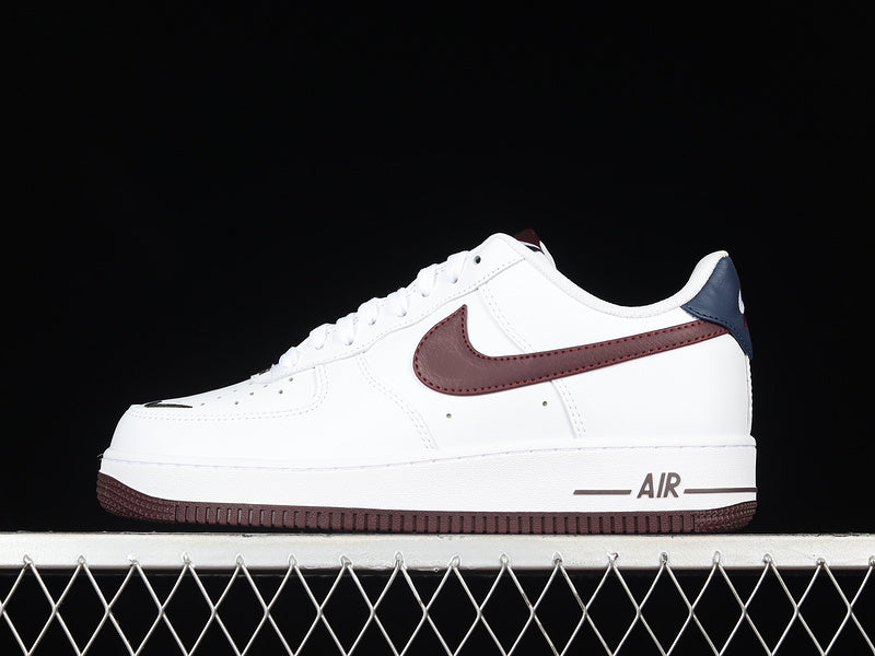 Nike Air Force 1 Low
Obsidian/White-University Red
