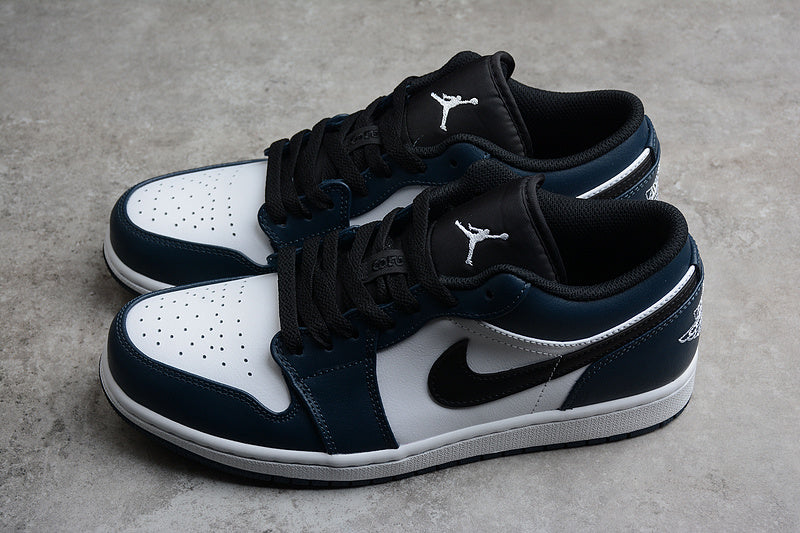 Jordan 1 Low
Armory Navy (GS)