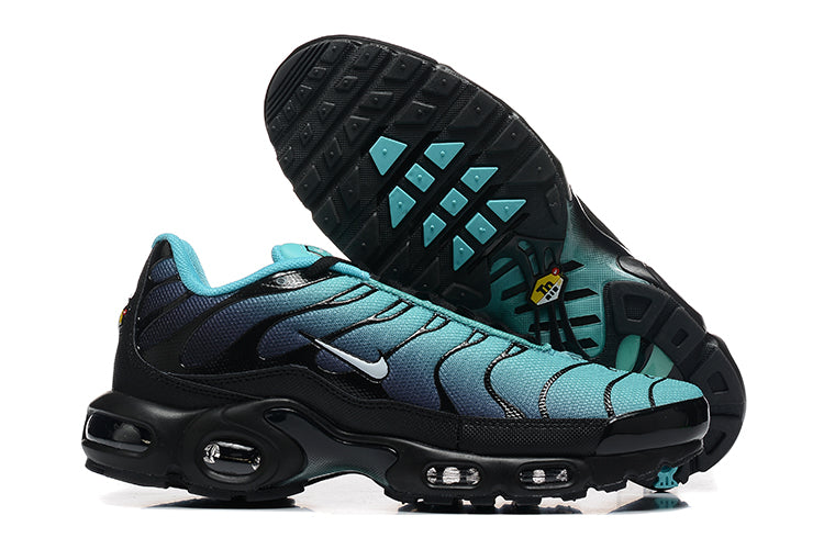 Nike Air Max Plus
Light Retro Blue