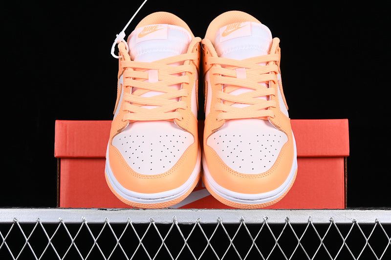 Nike Dunk Low
Peach Cream