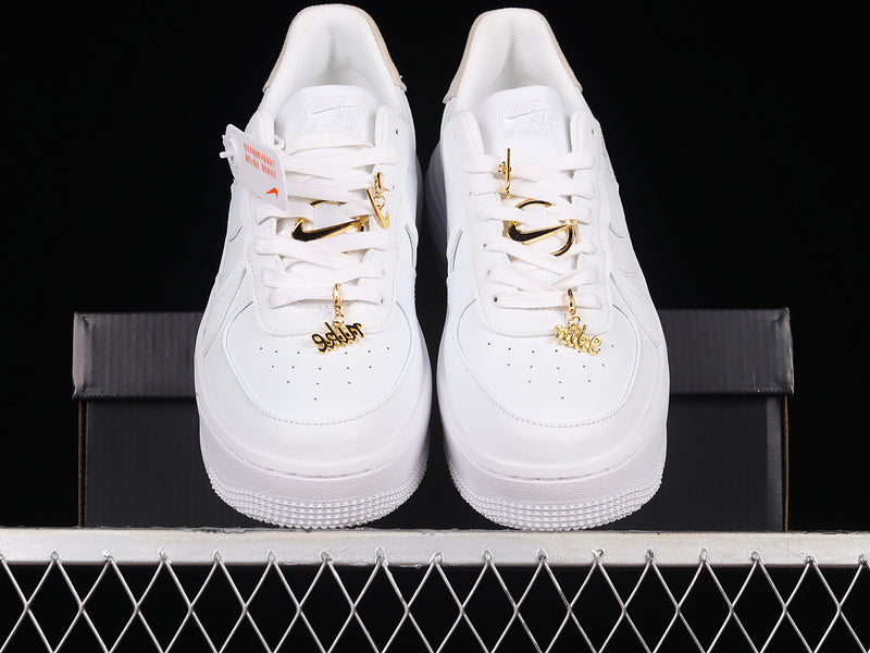 Nike Air Force 1 Low PLT.AF.ORM
Bling White Metallic Gold