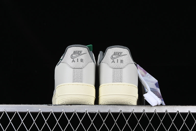 Nike Air Force 1 Low '07
Jewel Light Bone Coconut Milk