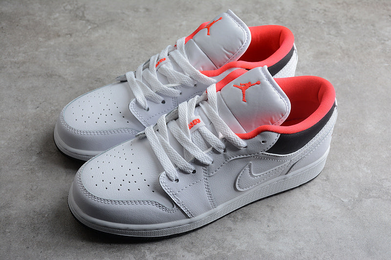 Jordan 1 Low
White Black Infrared (GS)