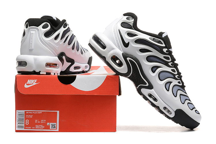 Nike Air Max Plus Drift
White Black Metallic Silver