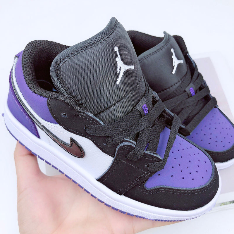 Jordan 1 Low
Court Purple Kids