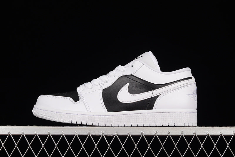 Jordan 1 Low
Panda