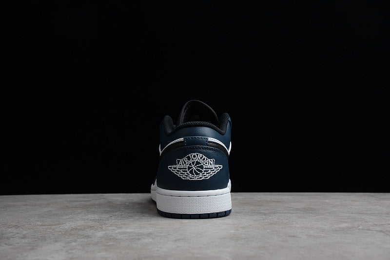 Jordan 1 Low
Armory Navy (GS)