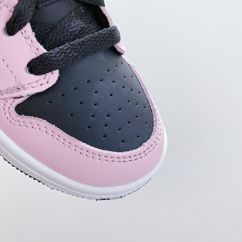 Jordan 1 Low
Light Arctic Pink (GS) Kids