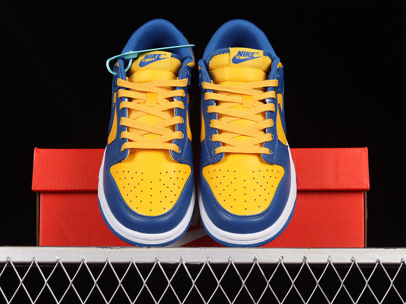 Nike Dunk Low
UCLA