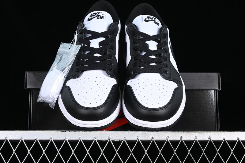 Jordan 1 Low
Panda (2023)