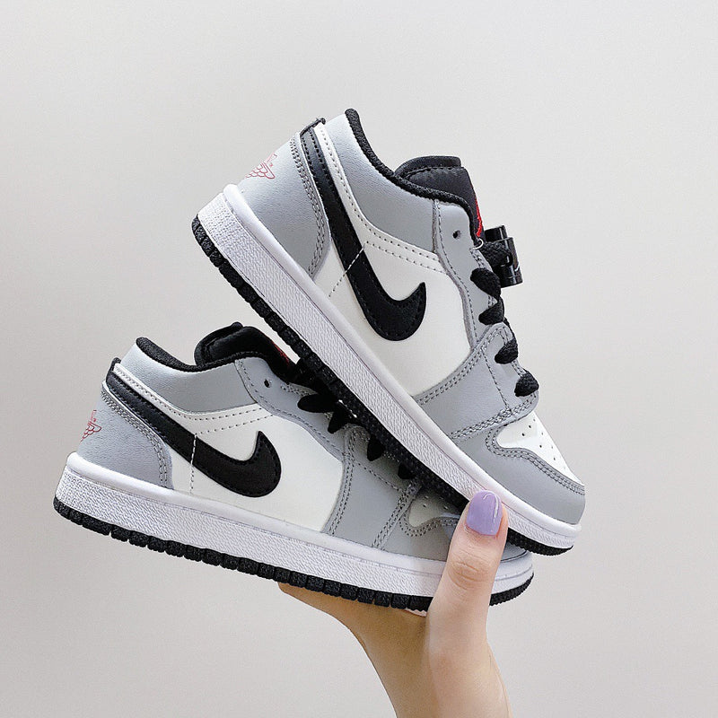 Jordan 1 Low
Light Smoke Grey Kids