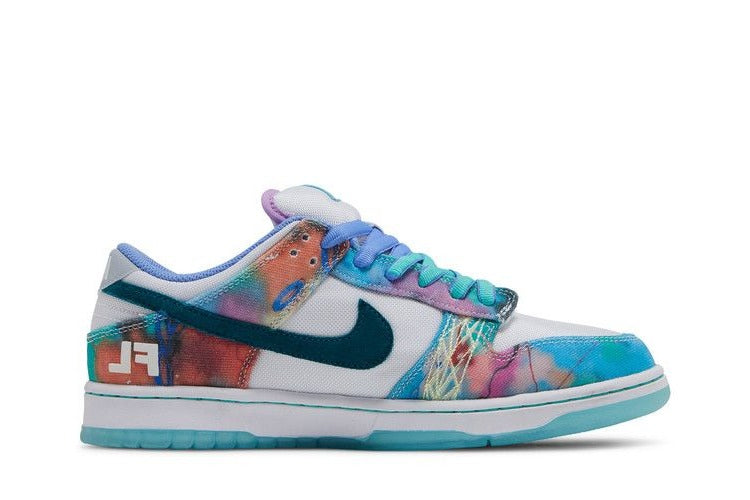 SB Dunk Low x Futura Laboratories