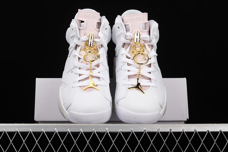 Jordan 6 Retro
Gold Hoops