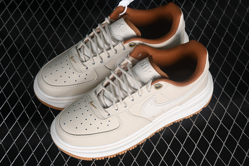 Nike Air Force 1 Low Luxe
Pearl White