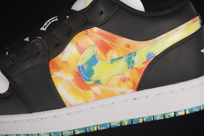 Jordan 1 Low
Tie Dye (GS)