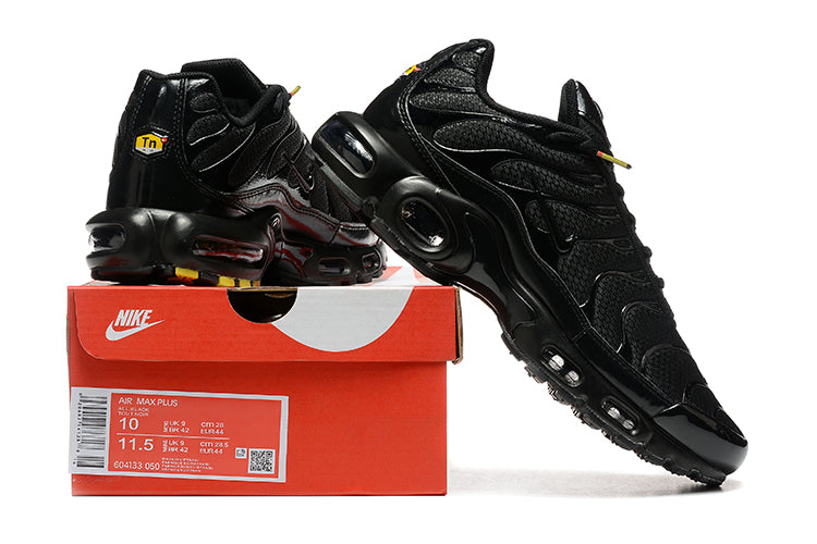 Nike Air Max Plus
Triple Black