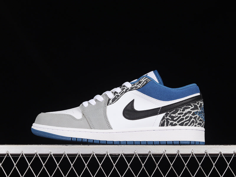 Jordan 1 Low SE
True Blue