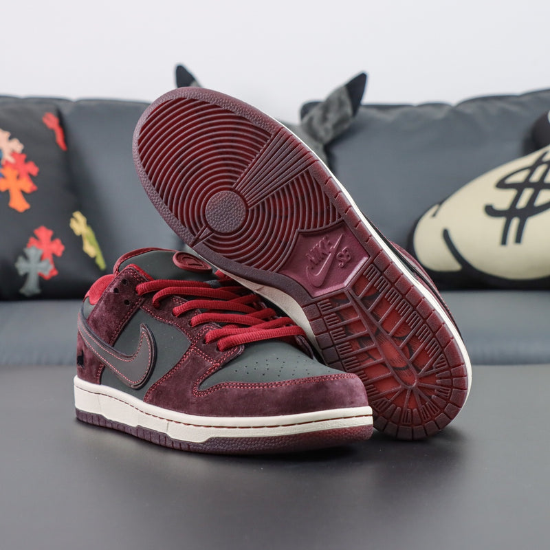 Sb Dunk Low x RIOT SKATESHOP 2025