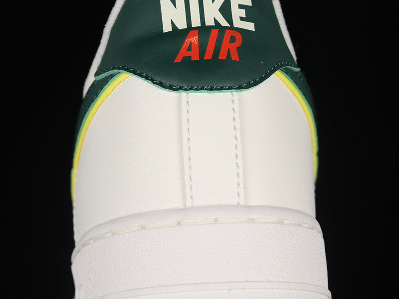 Nike Air Force 1 Low 07 LV8
Noble Green Sail
