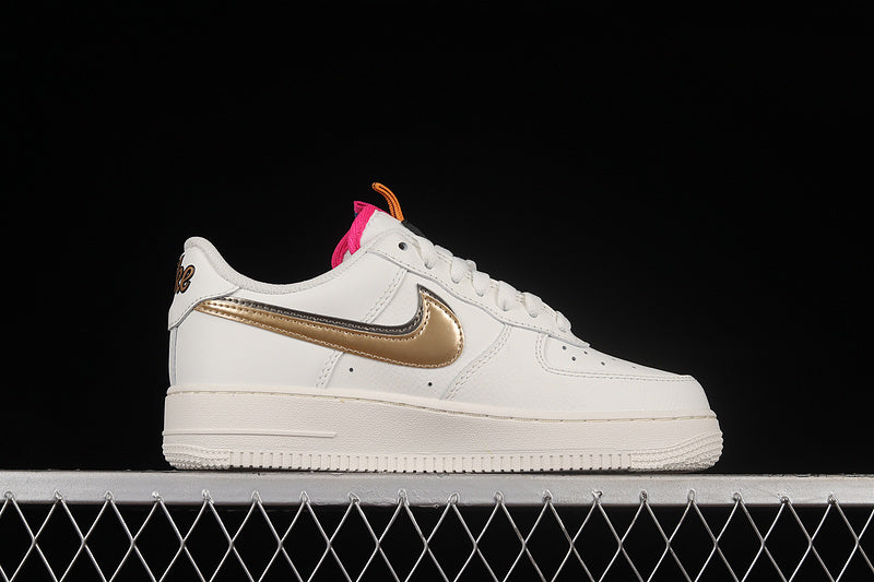 Nike Air Force 1 LV8
Double Swoosh Silver Gold (GS)