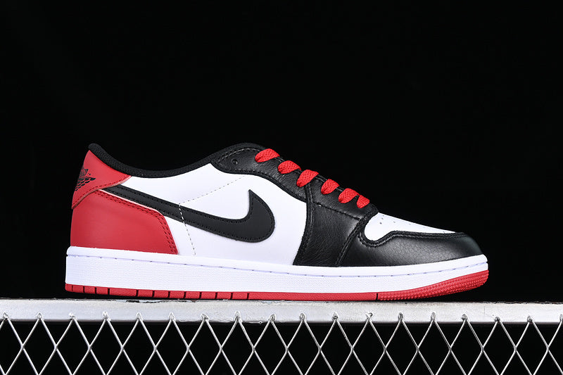 Jordan 1 Retro Low OG
Black Toe (2023)