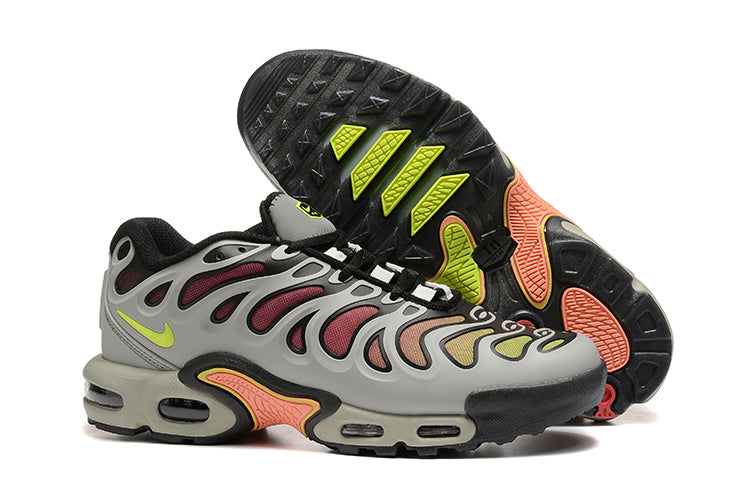 Nike Air Max Plus Drift
Light Silver Volt