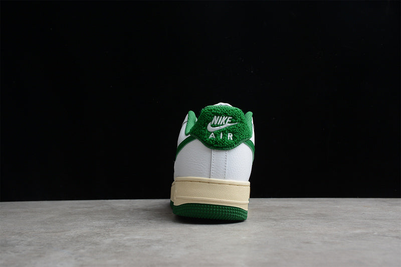Nike Air Force 1 Low '07
White Pine Green