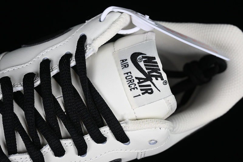 Nike Air Force 1 Low '07
White Black Pebbled Leather