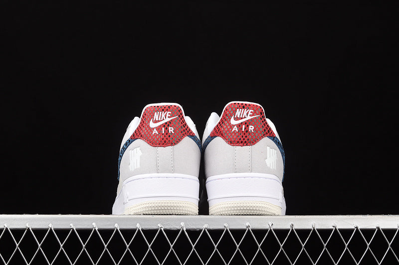 Nike Air Force 1 Low SP
Undefeated 5 On It Dunk vs. AF1