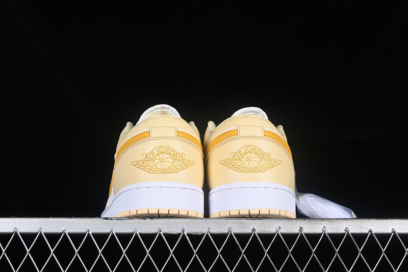 Jordan 1 Low
Sail Yellow Ochre