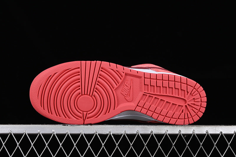 Nike Dunk Low Valentine's Day 2024