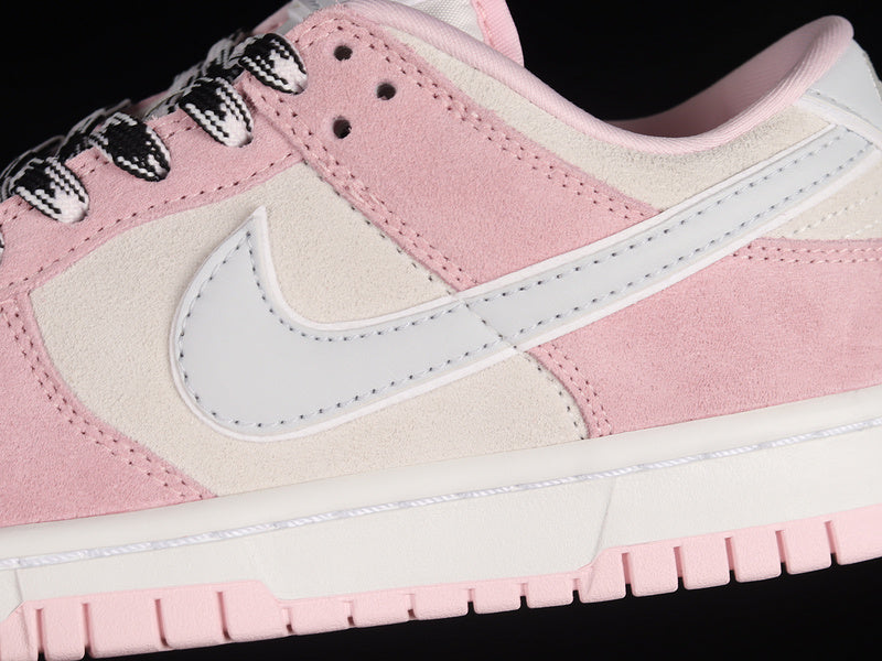 Nike Dunk Low LX
Pink Foam