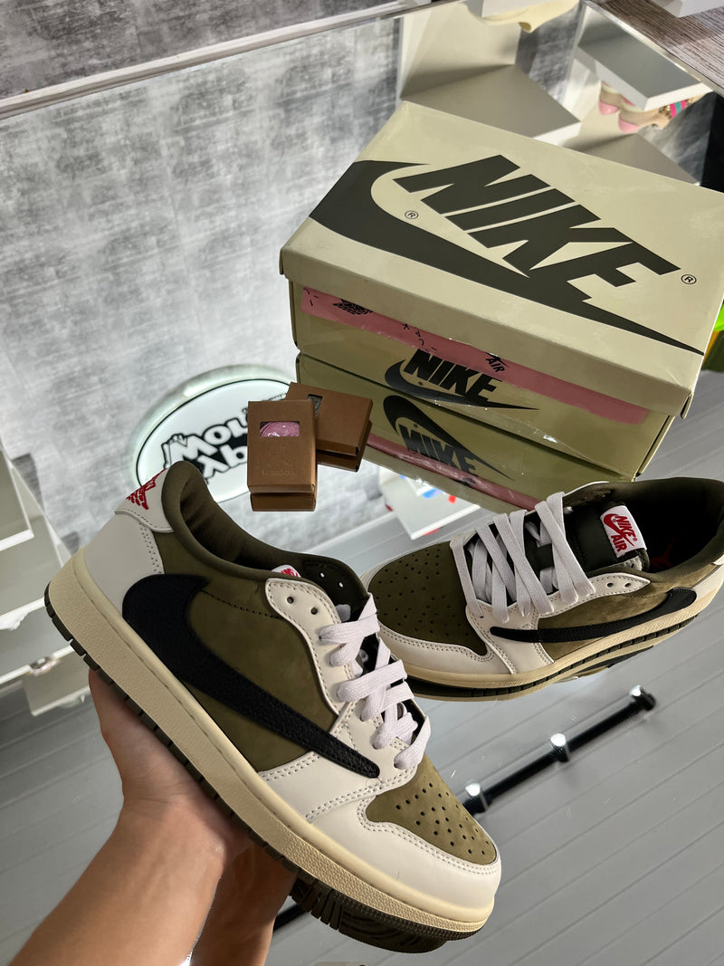 Travis Scott x Air Jordan 1 Low OG Medium Olive