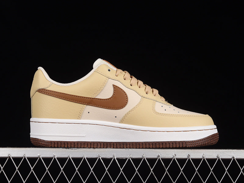 Nike Air Force 1 Low '07 LV8
Pearl White Sesame