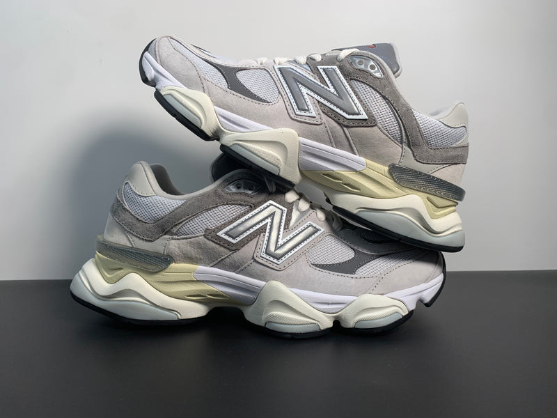 New Balance 9060
Rain Cloud Grey