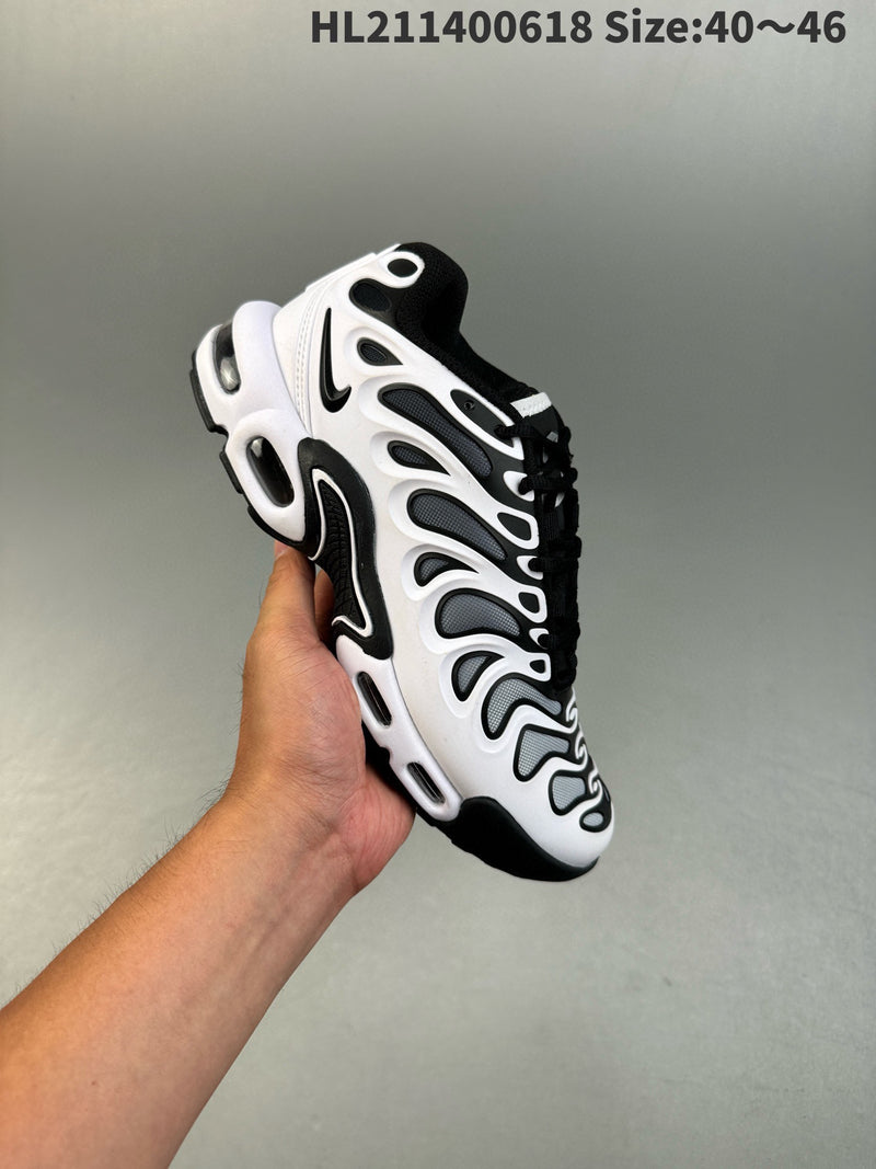 Nike Air Max Plus Drift
White Black Metallic Silver