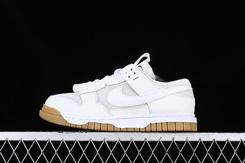 Nike Air Dunk Jumbo
Photon Dust Gum Light Brown