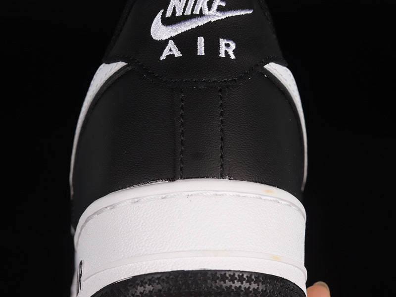 Nike Air Force 1 Low '07
White Swoosh Panda