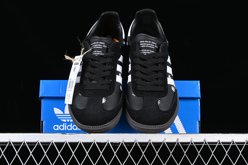 ADIDAS ATMOS X FACE X SAMBA OG EMBROIDERED DAISIES CORE BLACK/CLOUD WHITE/GOLD FOIL