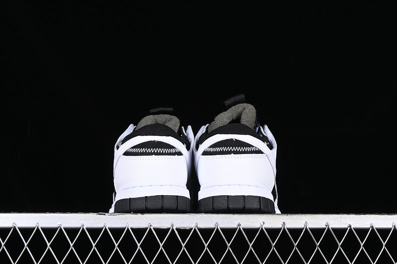 Nike Dunk Low Jumbo
Reverse Panda