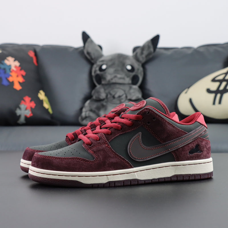 Sb Dunk Low x RIOT SKATESHOP 2025