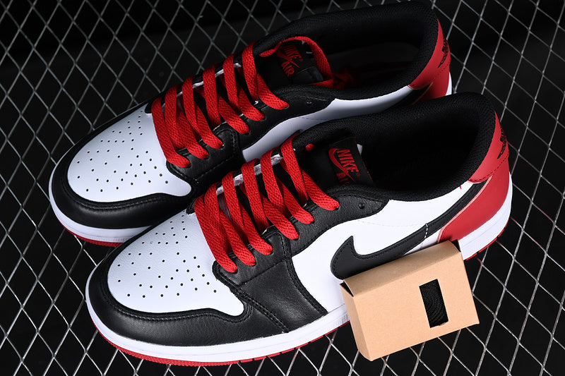 Jordan 1 Retro Low OG
Black Toe (2023)