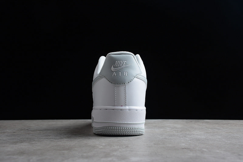 Nike Air Force 1 Low '07
White Pure Platinum