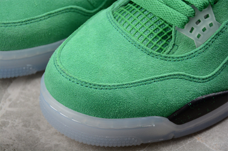 Jordan 4 Retro
Wahlburgers