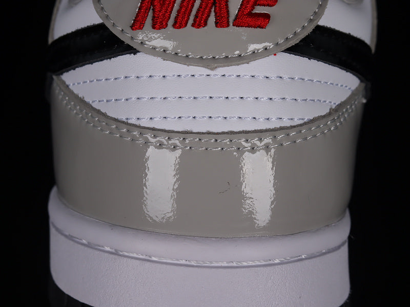 Nike Dunk Low
Light Iron Ore