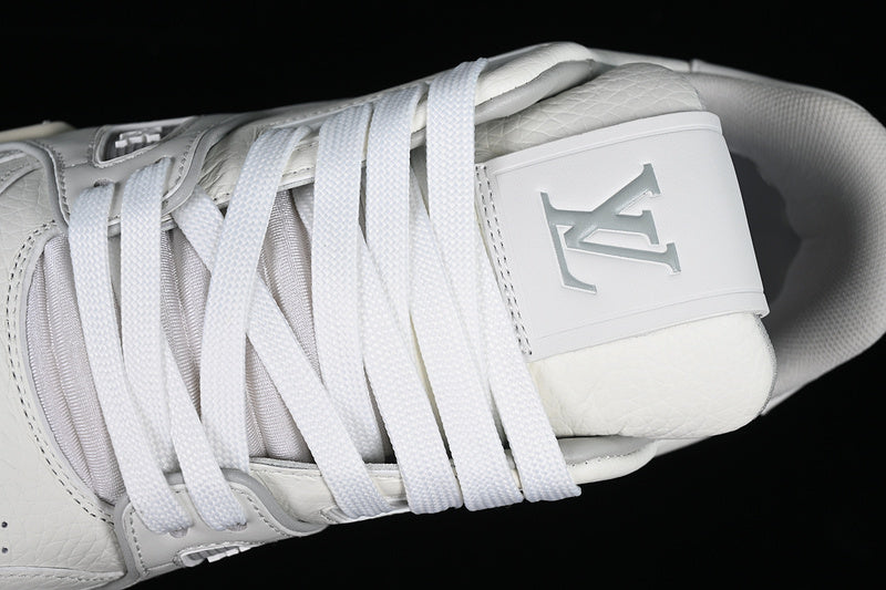 Louis Vuitton Trainer
White Signature