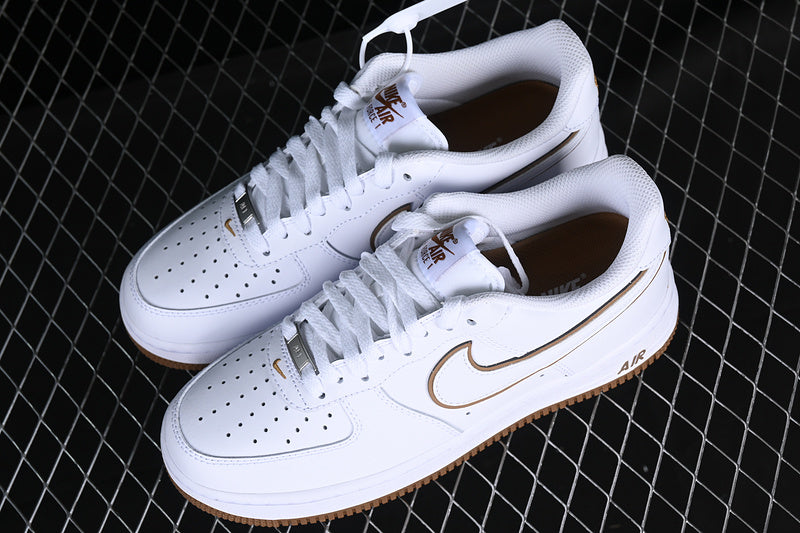 Nike Air Force 1 Low '07
White Bronzine