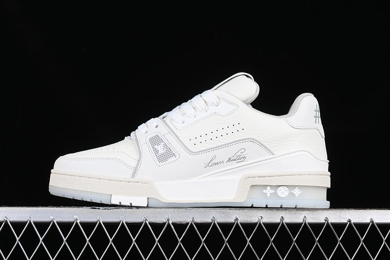 Louis Vuitton Trainer
White Signature