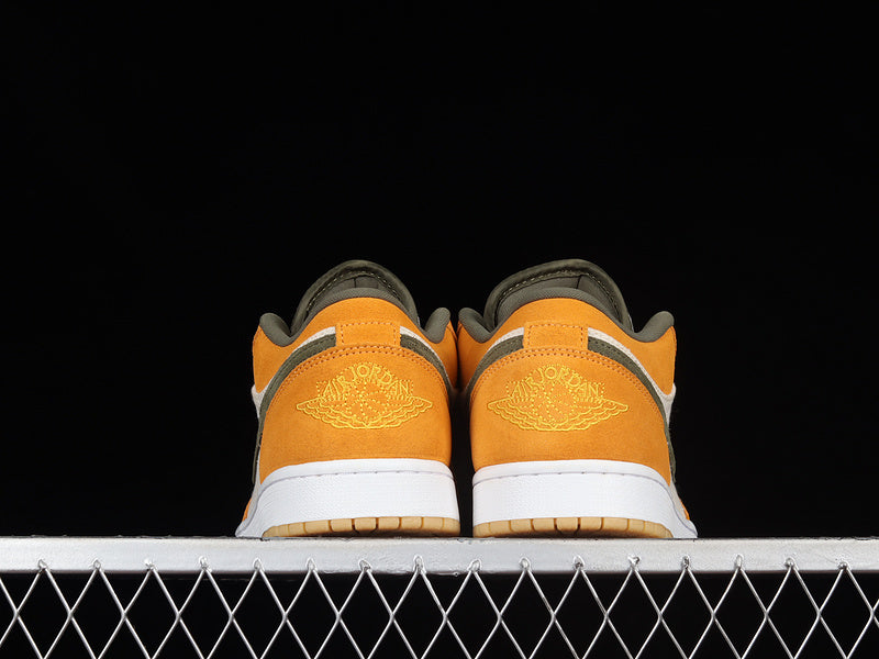 Jordan 1 Low SE
Light Curry